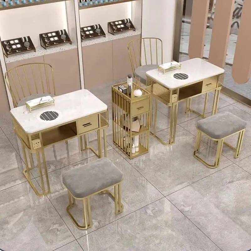 طاولة مانيكير أوروبية بتصميم أ - مراجعة Tech Accessories Designer وسعره